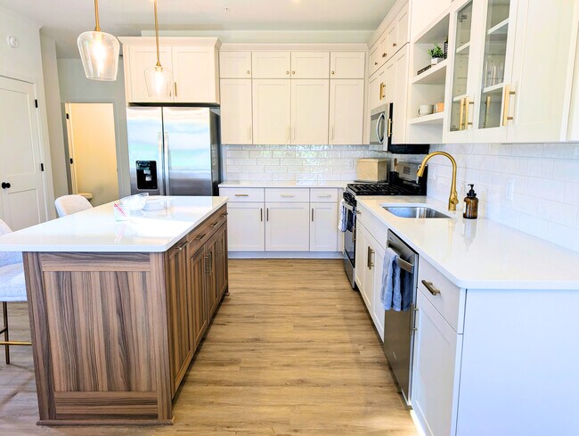 Foto del edificio - Woodhelm Townhomes