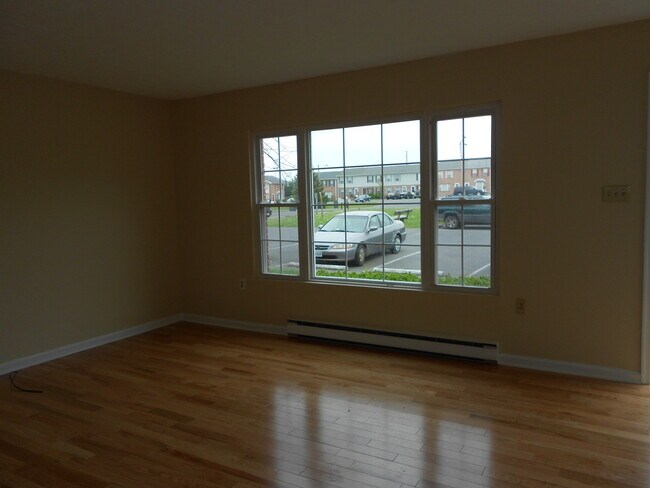 Foto del edificio - 128 Nottoway Dr
