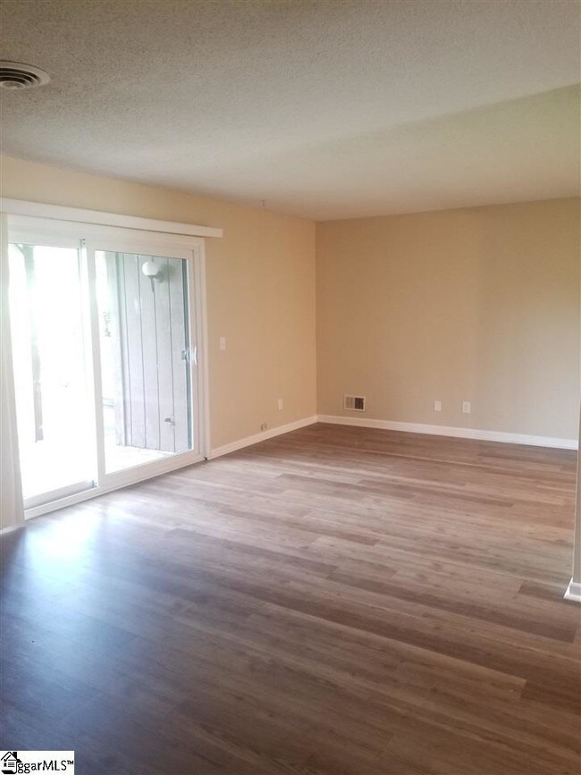 Foto del edificio - 3106 Bethel Rd