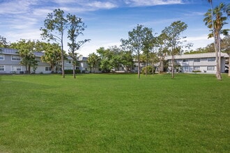 Building Photo - Willow Brooke Apartments