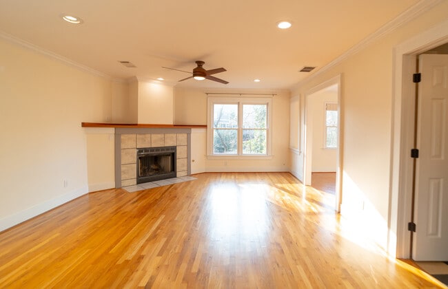 Foto del edificio - 333 Mathews Ave NE