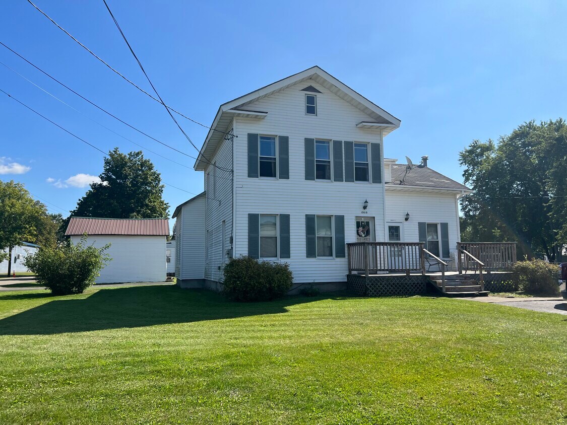 Front of the home (upper unit) - 1001 Kendall St