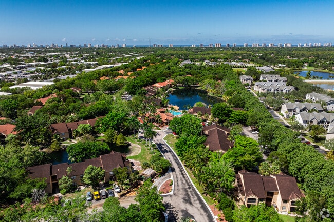 Antena comunitaria - Oasis Naples Apartments