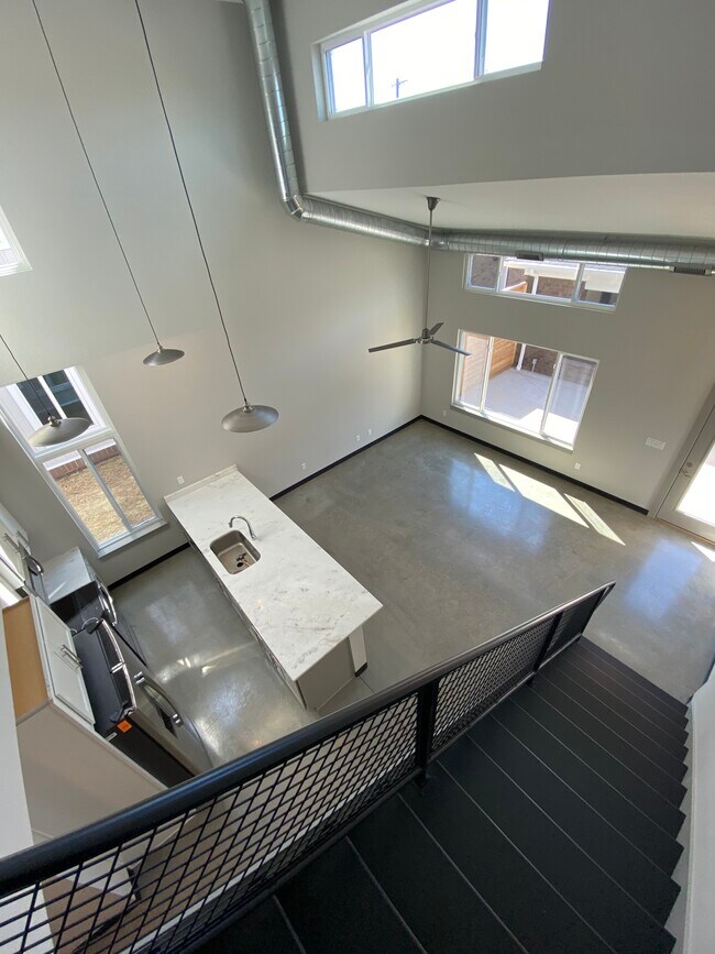 Building Photo - Lyndon Lofts Court