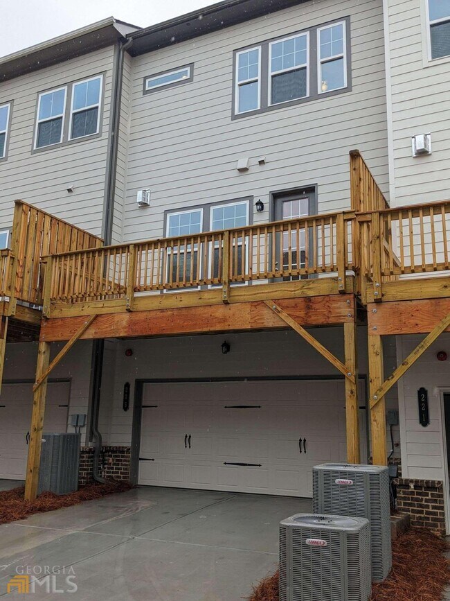 Building Photo - 225 Spike Trl SE