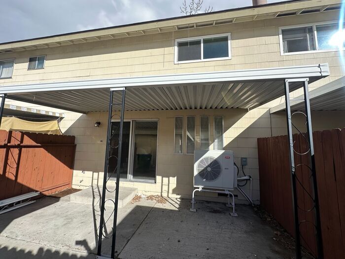 Foto del edificio - 432 Smithridge Park