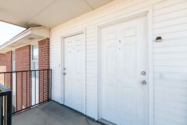 Foto del edificio - 5904 Greengate Dr