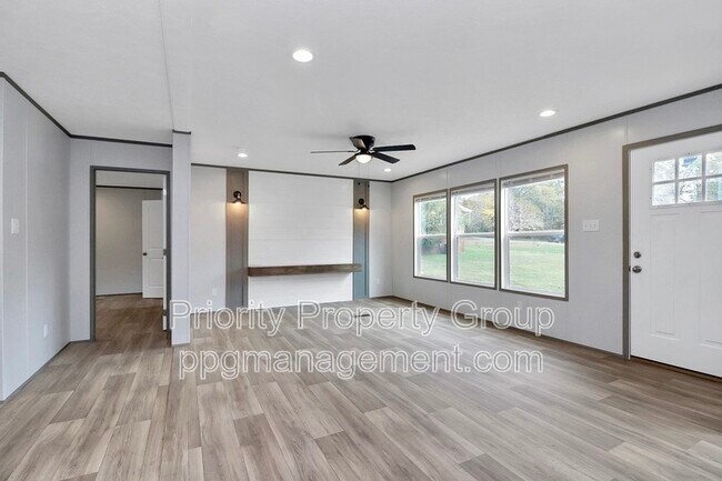 Foto del edificio - 112 Maudie Ln