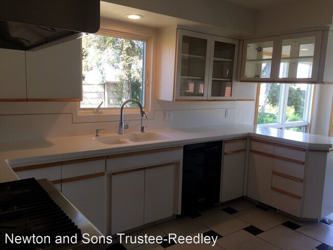 Building Photo - 9234 S Alta Ave