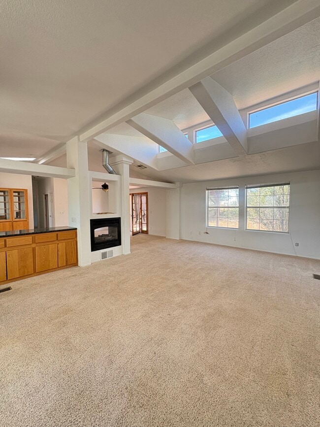 Building Photo - 1504 Mario Dr