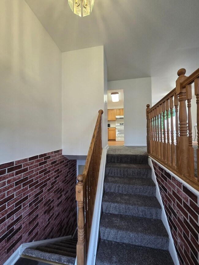 Building Photo - Spacious 4BR Home in Pasadena