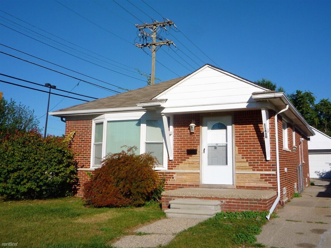 3 br, 2 bath House 11430 Royal Grand House Rental in Redford