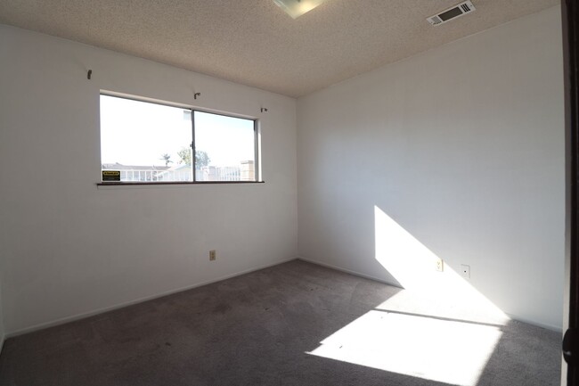 Building Photo - Great Home in Northeast Santa Maria