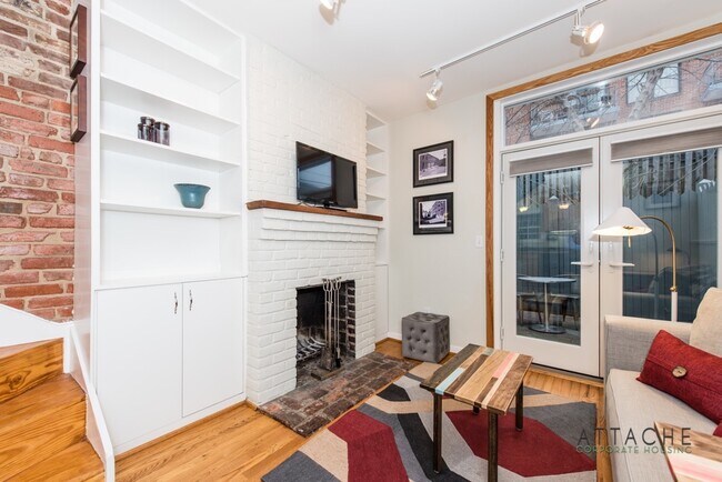 Foto del edificio - 3205 Cherry Hill Ln NW