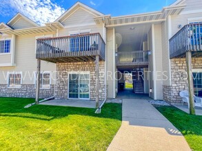 Building Photo - 1606 NW Prairie Lakes Dr