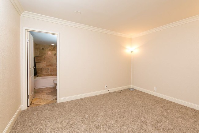 Foto del edificio - 700 E 8th St