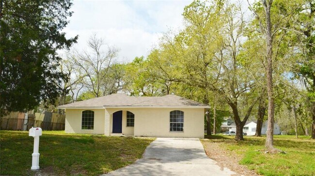 Building Photo - 9231 Monterrey St