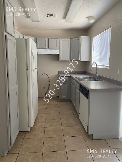 Building Photo - 3 Bedroom 2 Bath- 6279 S Truth Pl- OWNER /...