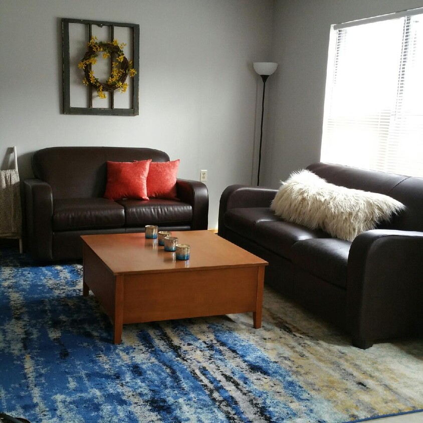 Foto principal - 300 W State St