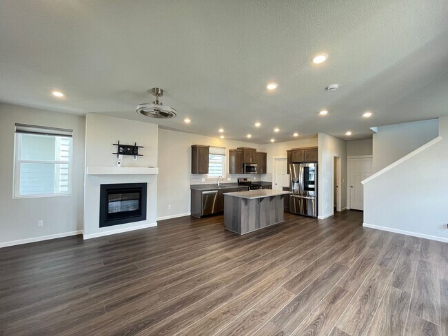 Foto del edificio - Discover Your Dream Home in a New North Pl...
