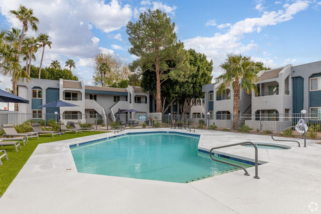 Vantage Point 960 N Gilbert Rd Gilbert, AZ Apartments for Rent in