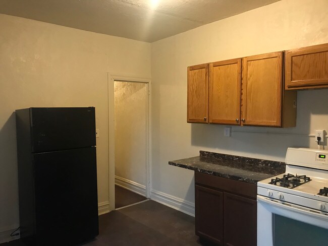 Building Photo - 901 W King St