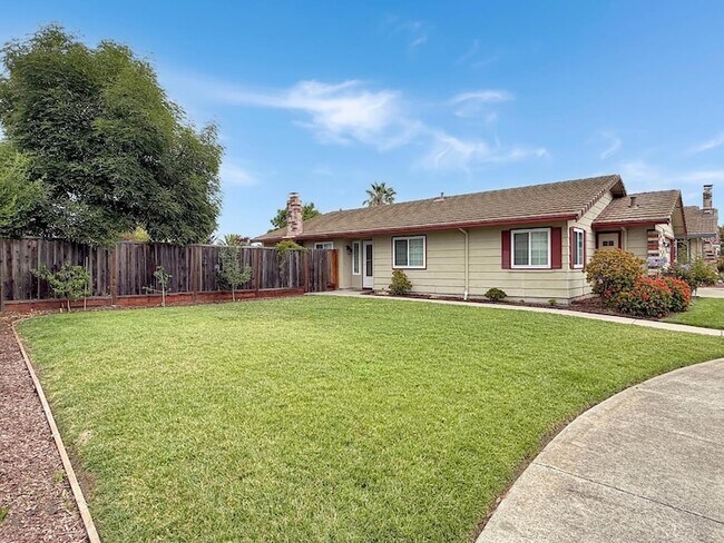 Foto del edificio - 5935 Woodbine Pl