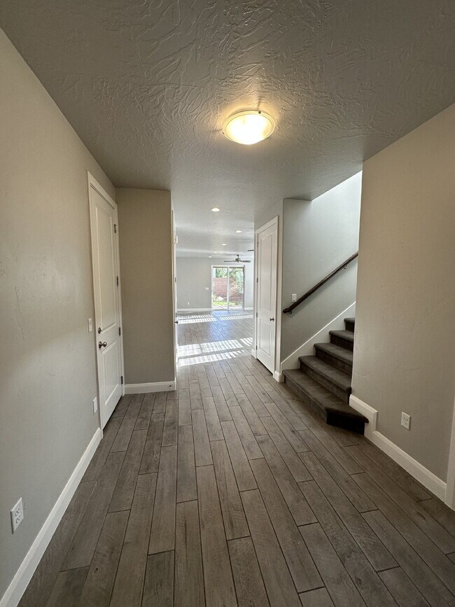 Building Photo - 3292 E 2890 S