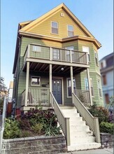 Building Photo - 13 Bartlett St