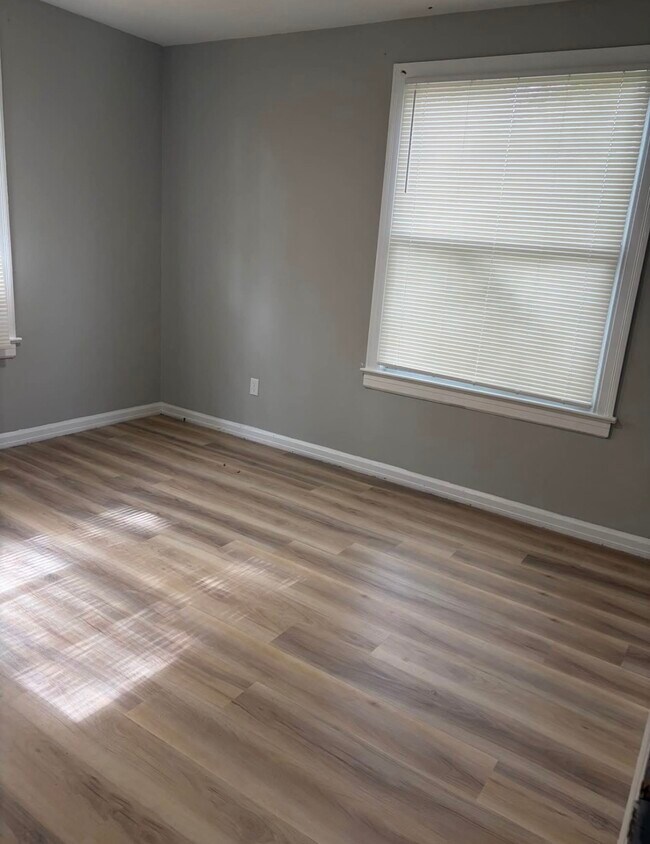 Foto del edificio - 2114 Merrill Ave