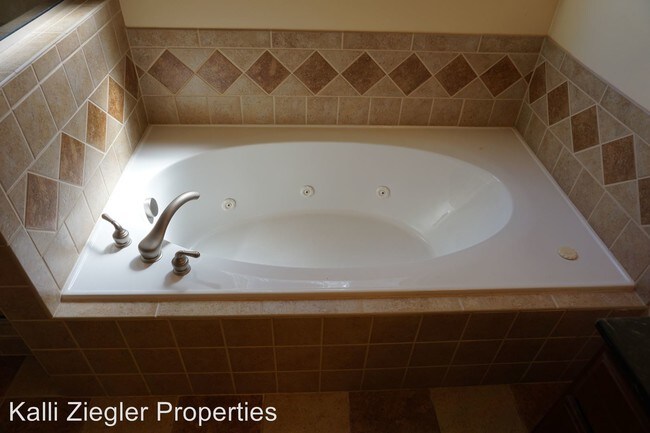 Foto del edificio - 4 br, 3.5 bath House - 736 Kensington Park
