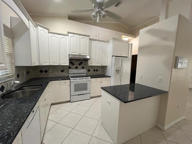 Foto del edificio - 1052 S Hartsdale St