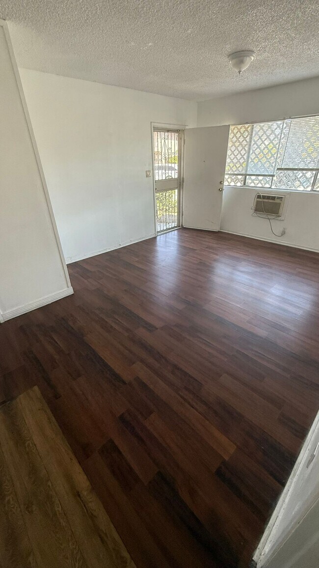 Foto del edificio - 651 E Italia St
