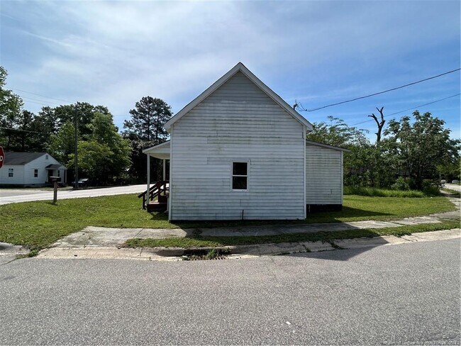 Building Photo - 400 Daniel McLeod Rd