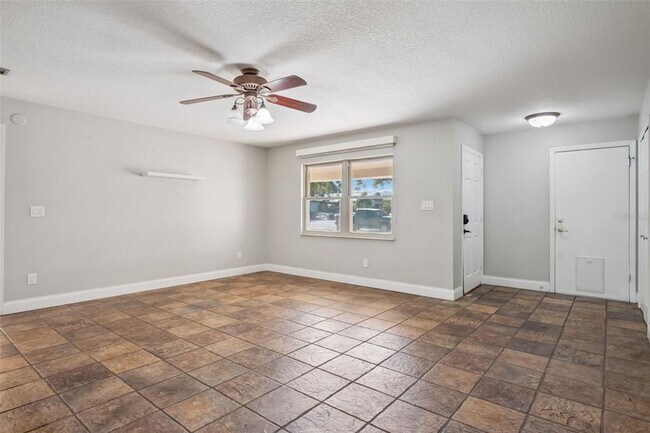 Foto del edificio - 111 Pineapple Ct