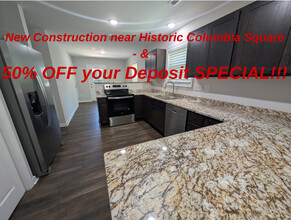 Building Photo - 709 E 9th St