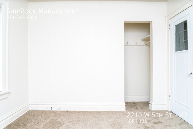 Foto del edificio - 2210 W 5th St