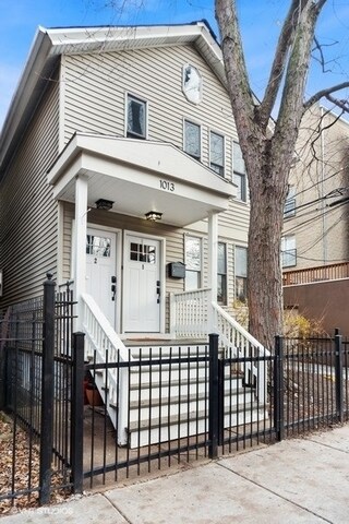 Building Photo - 1013 N Paulina St