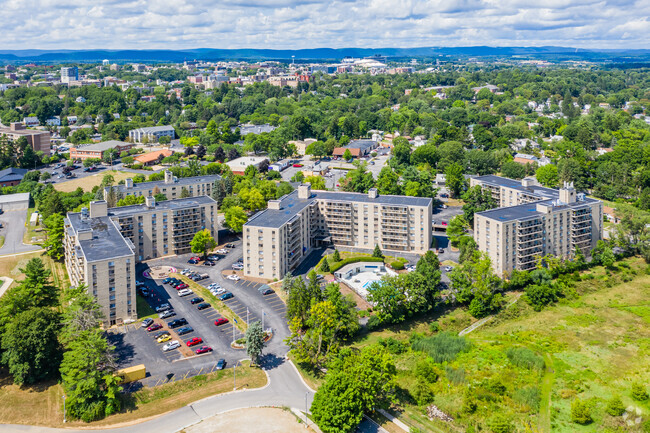 Aerial - Parkway Plaza