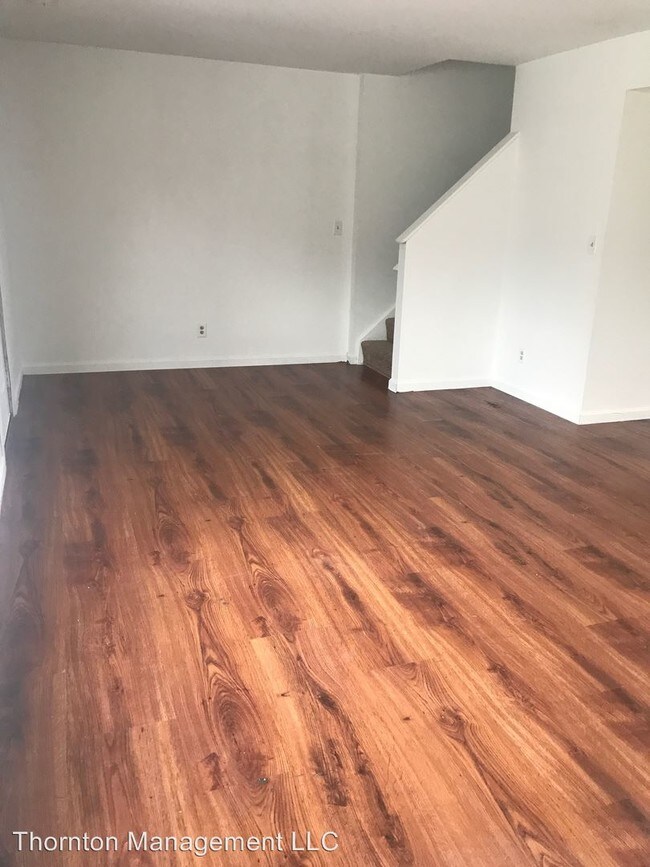 Building Photo - 3 br, 2.5 bath House - 360 Pool Drive