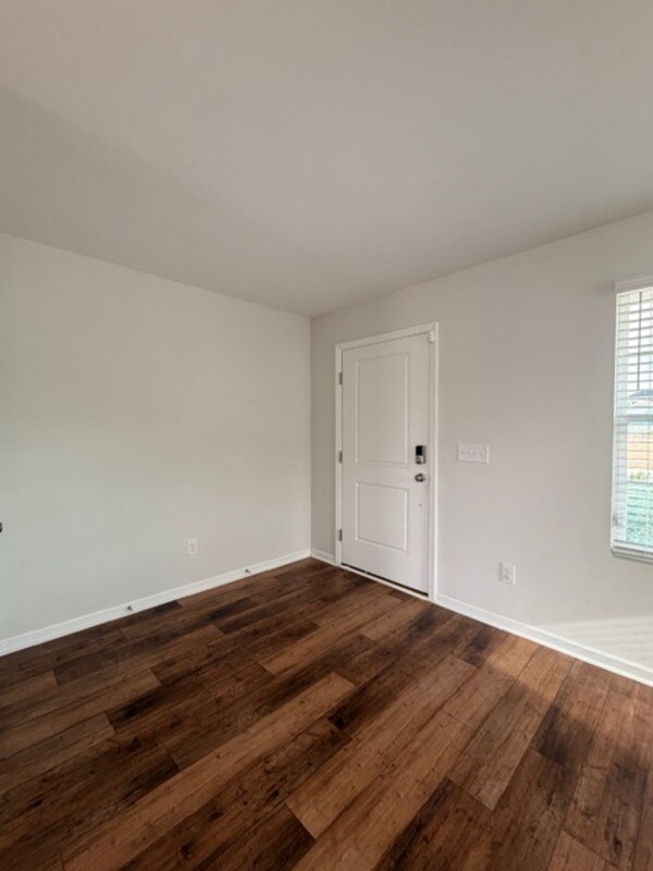 Foto del edificio - 501 Cricket Chirp Ln