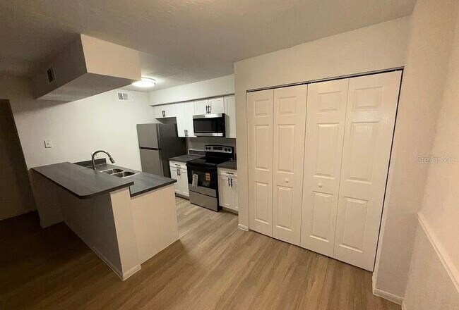 Foto del edificio - 5313 Summerlin Rd