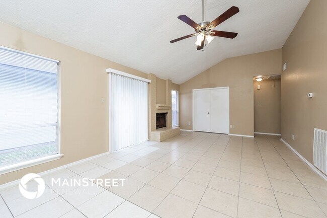 Foto del edificio - 11110 Grassyglen Dr