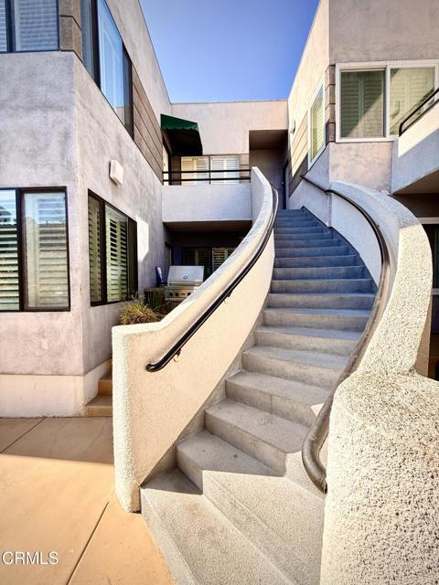 Building Photo - 360 S Los Robles Ave