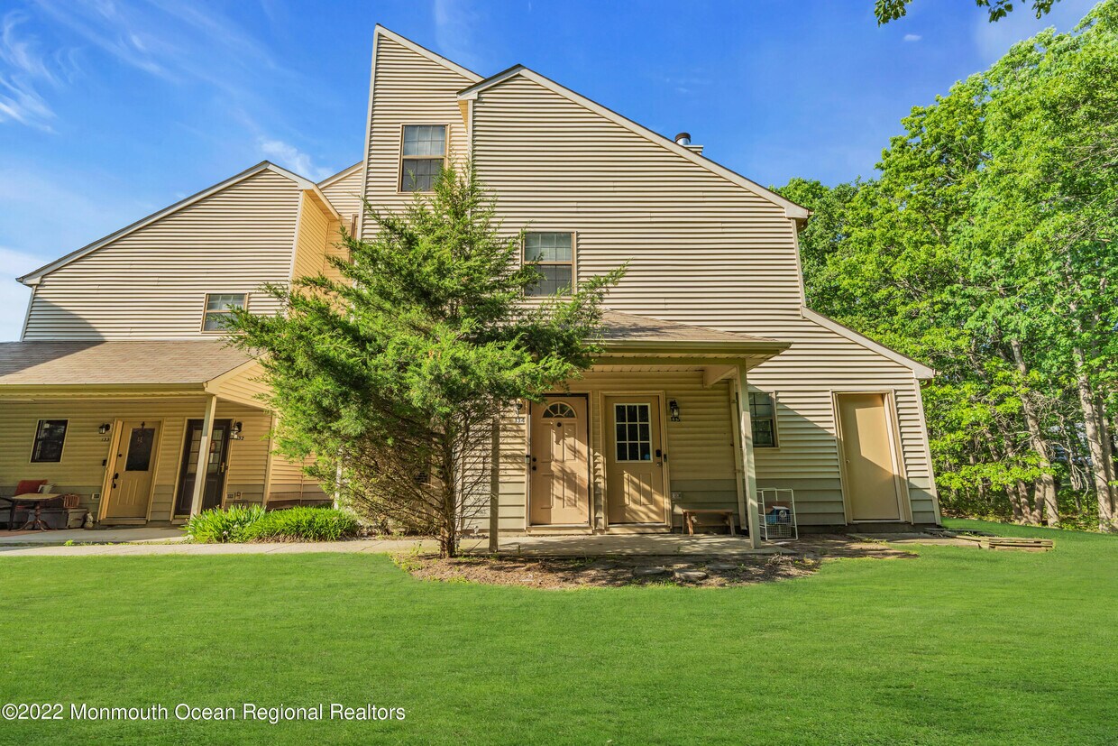 Foto principal - 134 Whispering Oaks Way