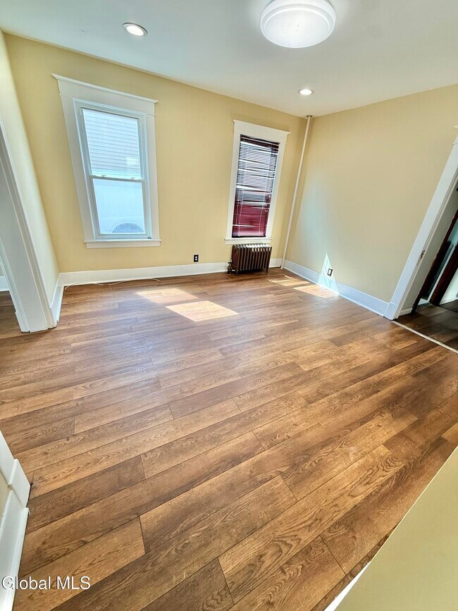 Foto del edificio - 1120 Pleasant St