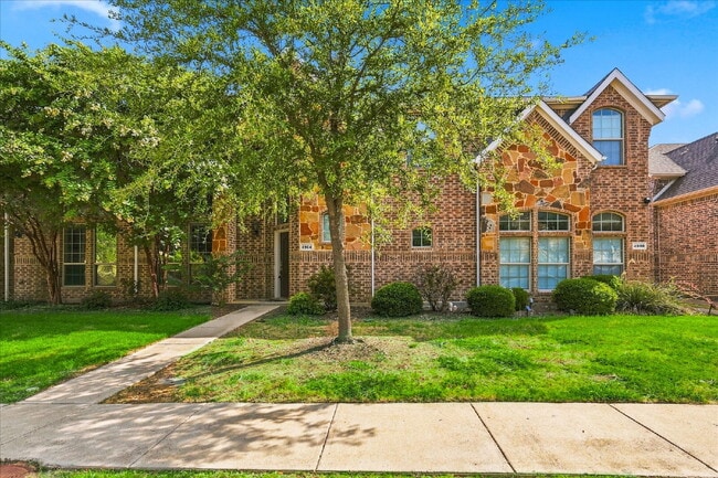 Building Photo - 2-story townhouse, featuring 3 beds, 2 full baths and 1 half bath.