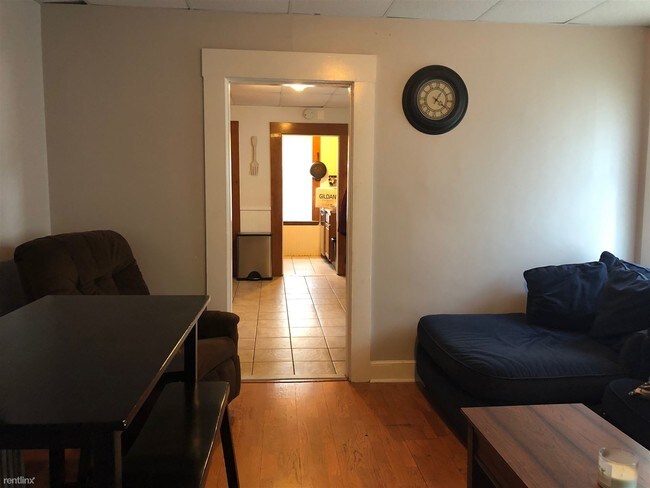 Foto del edificio - 3 br, 1.5 bath  - 257 Charles St Apt 1