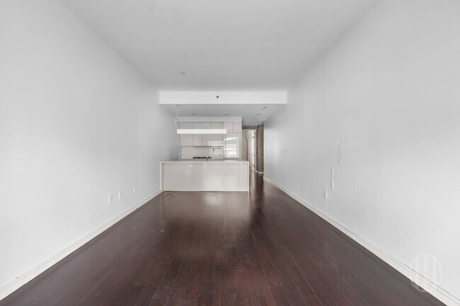 Foto del edificio - 300 E 23rd St