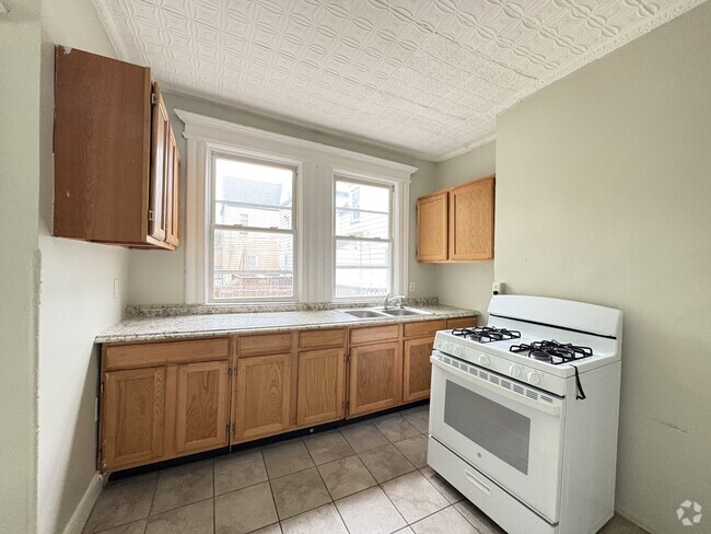 Building Photo - 267 Halsted St